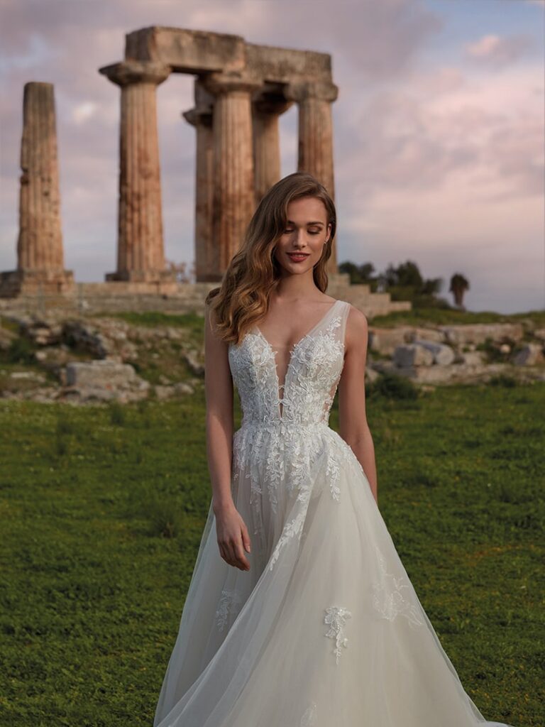 Poročna obleka FLORA s hrbtnim izrezom